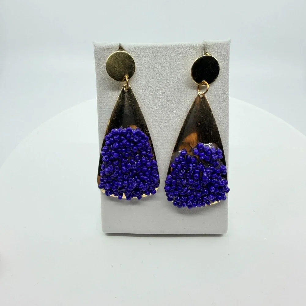 Vintage Y2K Gold Tone Purple Seed Bead Textured Teardrop Dangle Post Earrings